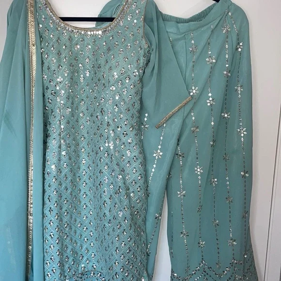Sharara Indian Salwar Kameez - Picture 3 of 4